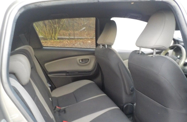 Toyota Yaris cena 24900 przebieg: 103101, rok produkcji 2016 z Łomianki małe 254